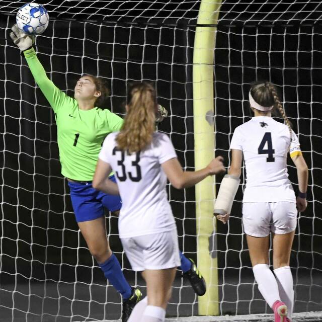 After key losses, Hampton girls soccer to rely on deep pool of talent