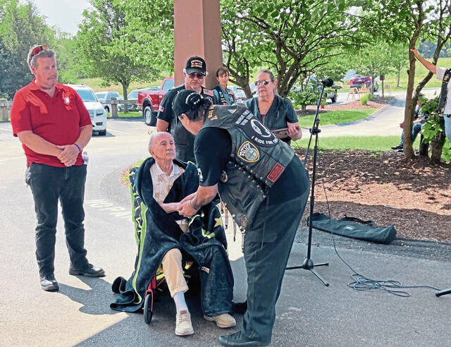 6489663_web1_AlzheimersRide1--2-