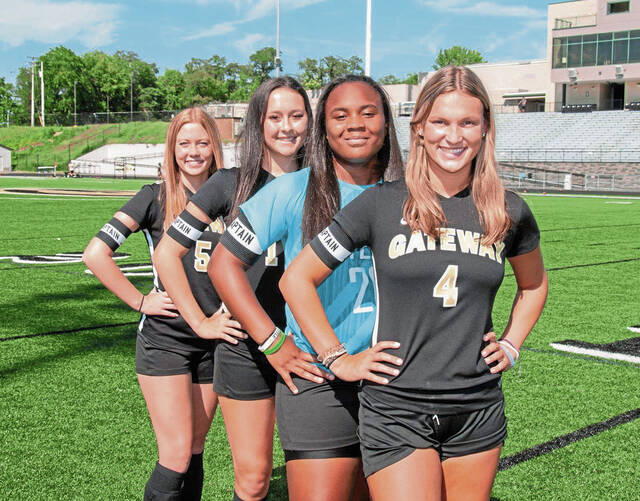 Despite small roster, Gateway girls soccer team chasing playoff berth