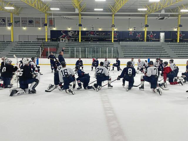 6519363_web1_gtr-RMUmhockey3-082923