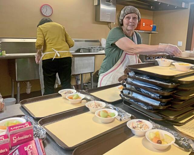 6519228_web1_vep-lunch-090323