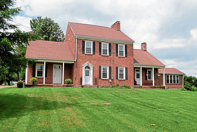 6527181_web1_gtr-MtPHurstHouse-090123