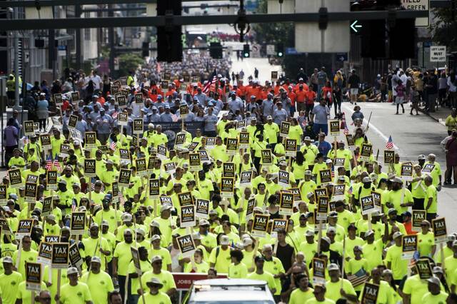6538773_web1_ptr-lo-LaborParade019-090319
