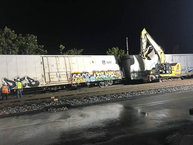 6557554_web1_gtr-ConnDerail-091123-003