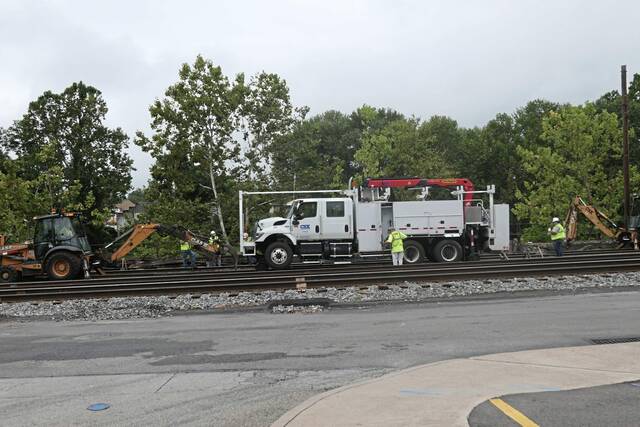 6557554_web1_gtr-ConnDerail-091123