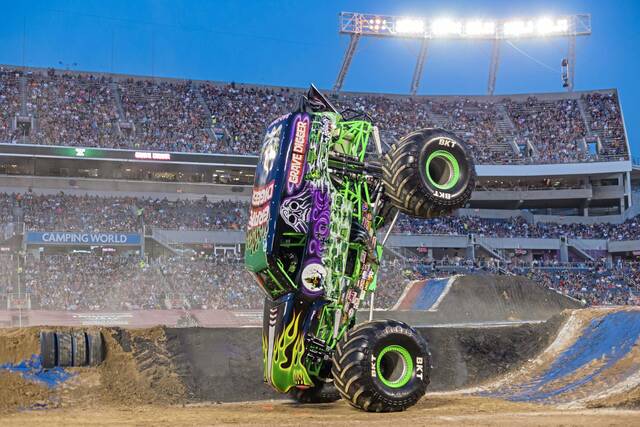 6566419_web1_Grave-Digger-20_03