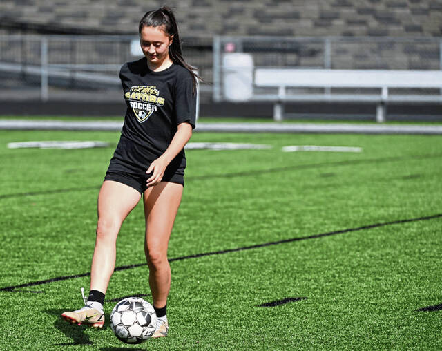 Gateway girls soccer finding offensive rhythm in early going
