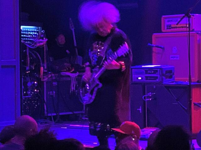 6576986_web1_Melvins-001