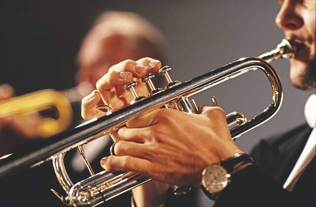 6579626_web1_WEB-band-concert