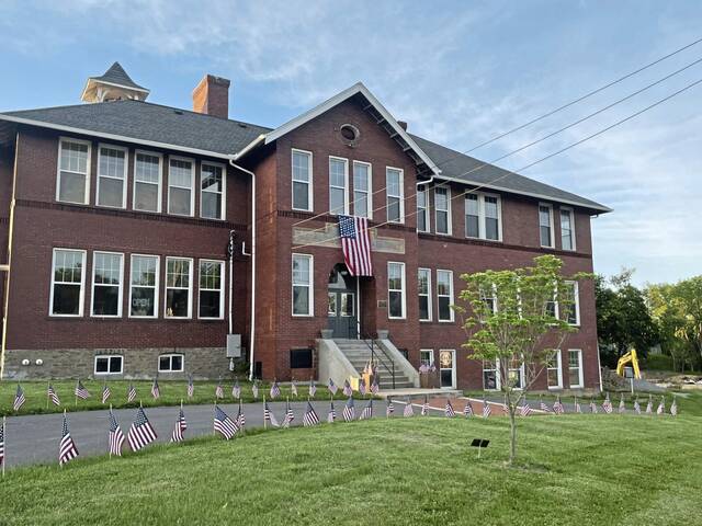 6586502_web1_bp-GermanSchoolhouse