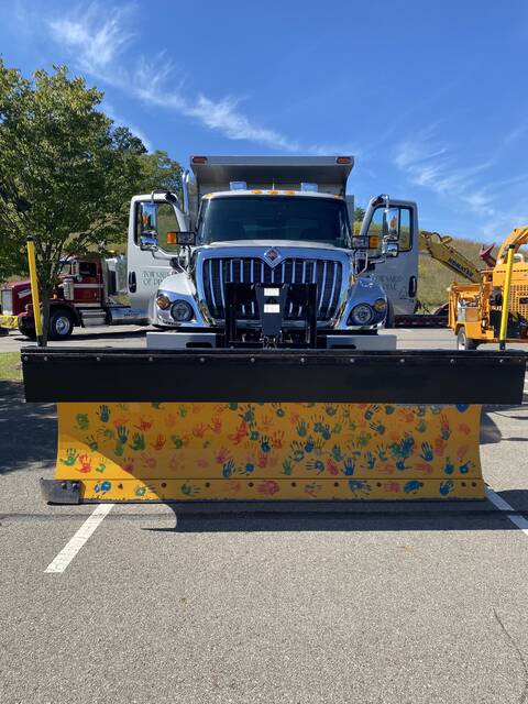 6586848_web1_truck3