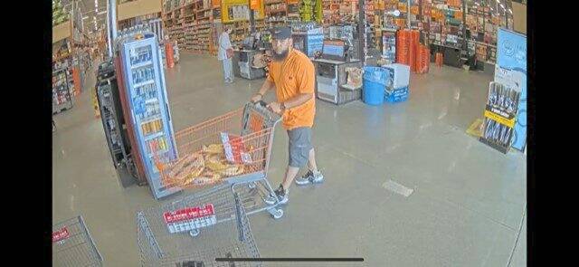 6587125_web1_gtr-gbgtheft2