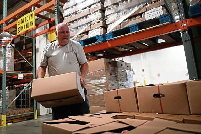 6592479_web1_gtr-FoodBanks001-070923
