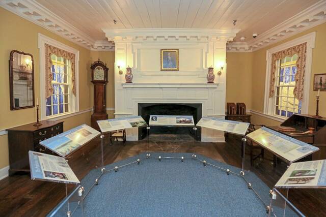 6592964_web1_StClairparlor2