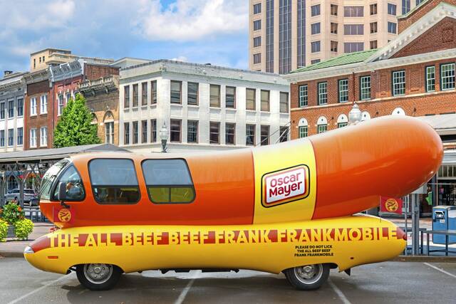 6595441_web1_gtr-weinermobile