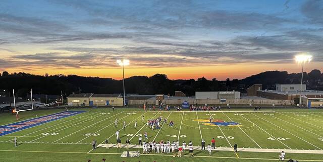 Jeannette cruises past Charleroi to improve to 4-1