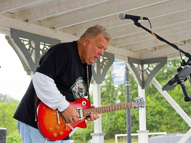 6607085_web1_sig-collierfest-102623-3