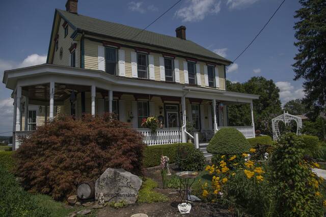 6302637_web1_gtr-LarimerMansion2-001
