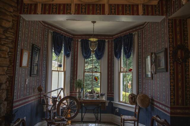 6302637_web1_gtr-LarimerMansion5-001