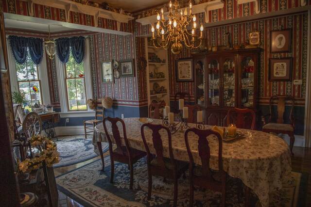 6302637_web1_gtr-LarimerMansion6-001