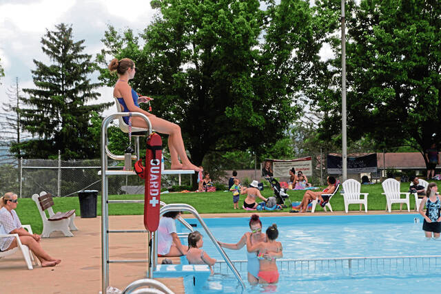 6477640_web1_gtr-lifeguardshortage107-061022