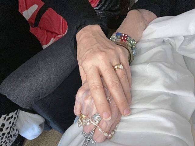 6533419_web1_PTR-JoAnnesBook-5