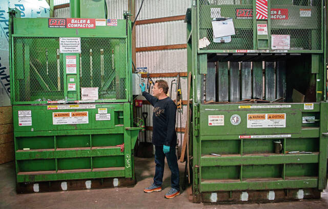 6549906_web1_gtr-RecyclingBus-1008231