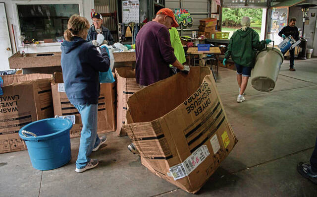 6549906_web1_gtr-RecyclingBus-1008239