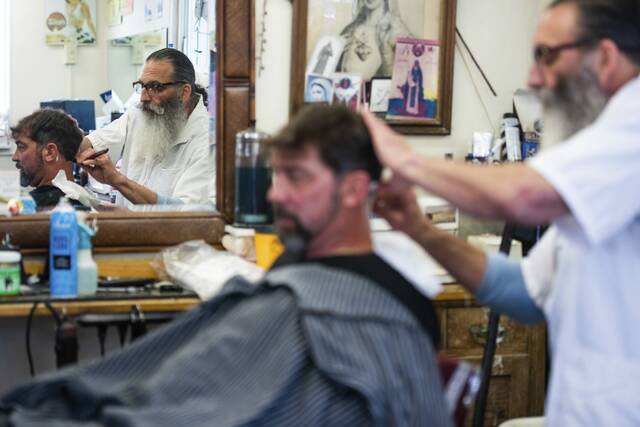 6609213_web1_gtr-artsbarbershop7-093023