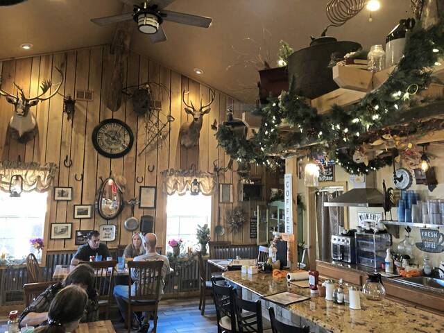 6609213_web1_gtr-sgbrestaurant2