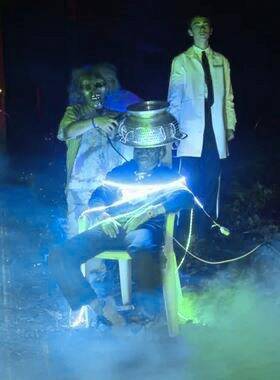 6628524_web1_her-hauntedguyasuta-101223