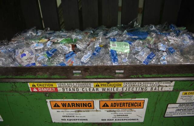 6629755_web1_gtr-RecyclingBus-1008232