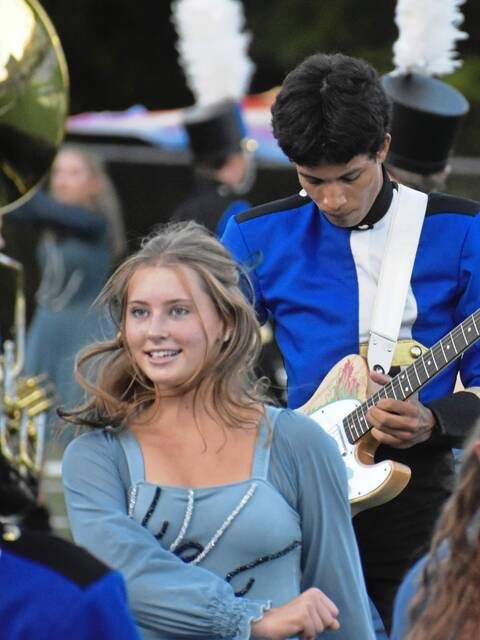 6632494_web1_hj-homecoming-101223-8