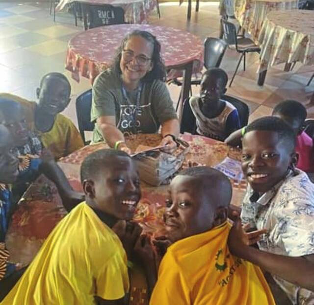 6637015_web1_vnd-ghana0-101023