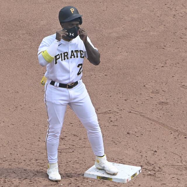 6637108_web1_ptr-BucsPadres09-063023