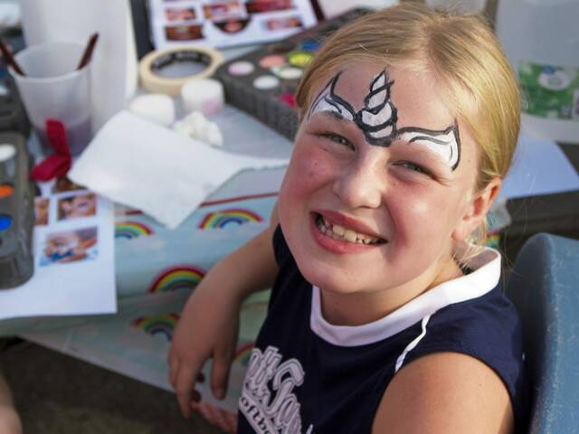 6644365_web1_sig-homecomingcarnival-102623-10