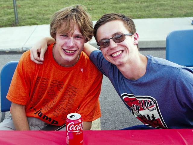 6644365_web1_sig-homecomingcarnival-102623-11