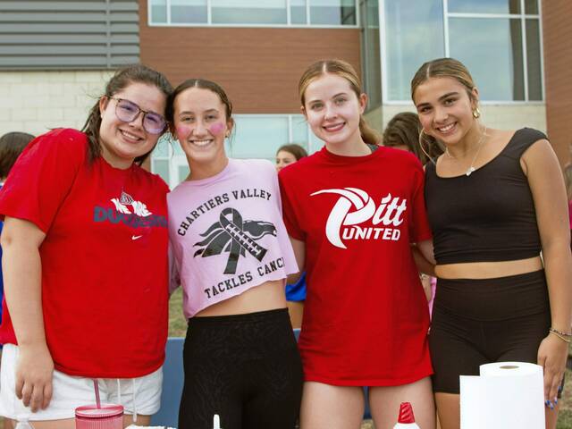 6644365_web1_sig-homecomingcarnival-102623-15