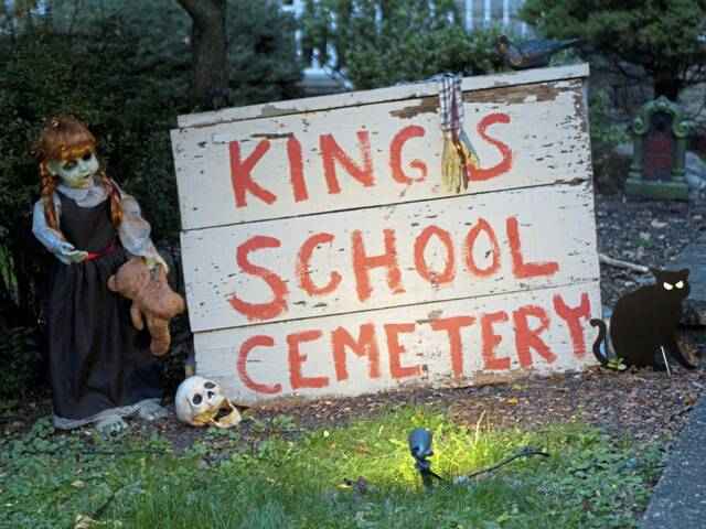 6647336_web1_bp-halloweenyard-102623-1