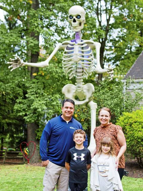 6647336_web1_bp-halloweenyard-102623-2