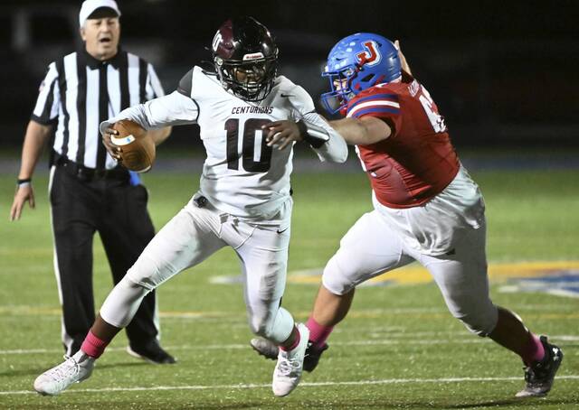 GCC, Jeannette resident Crosby spoil Jayhawks’ homecoming