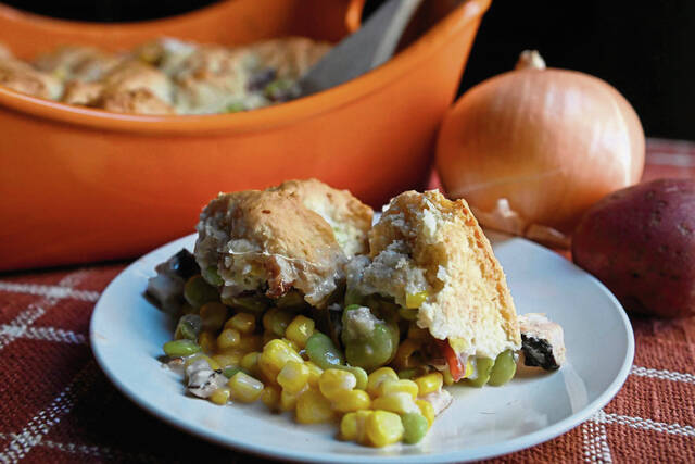 6665917_web1_gtr-potpies005-102223