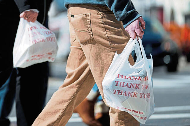 6685715_web1_web-plasticbags