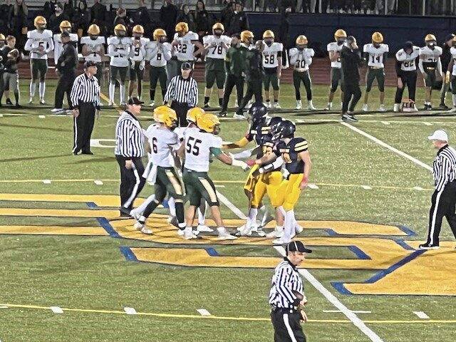 Deer Lakes wins wild one over Shady Side Academy