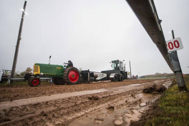 6688831_web1_vnd-tractorpull1-102223
