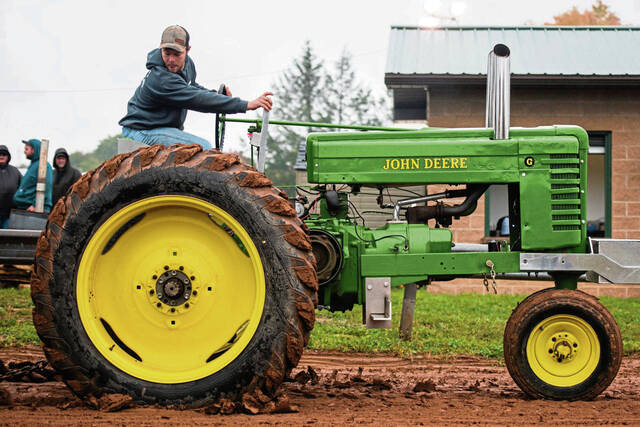 6688831_web1_vnd-tractorpull11-102223