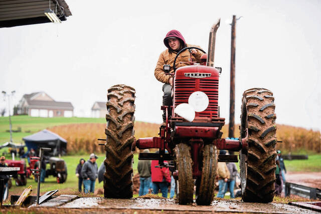 6688831_web1_vnd-tractorpull13-102223