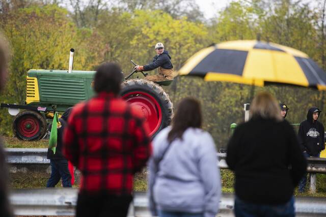 6688831_web1_vnd-tractorpull15-102223