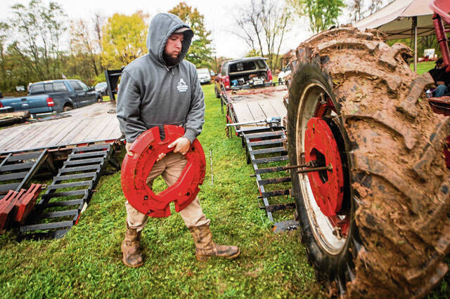 6688831_web1_vnd-tractorpull5-102223
