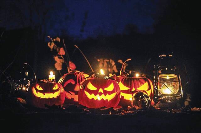 6693867_web1_Candle-Jackolanterns